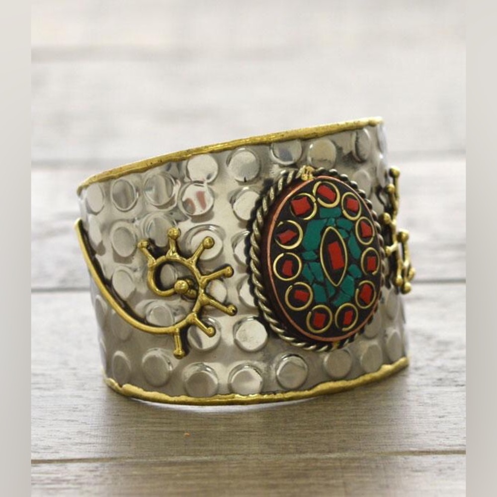 Beautiful Hammered Silver Tone Bracelet w/Faux Turquoise & Red Stones